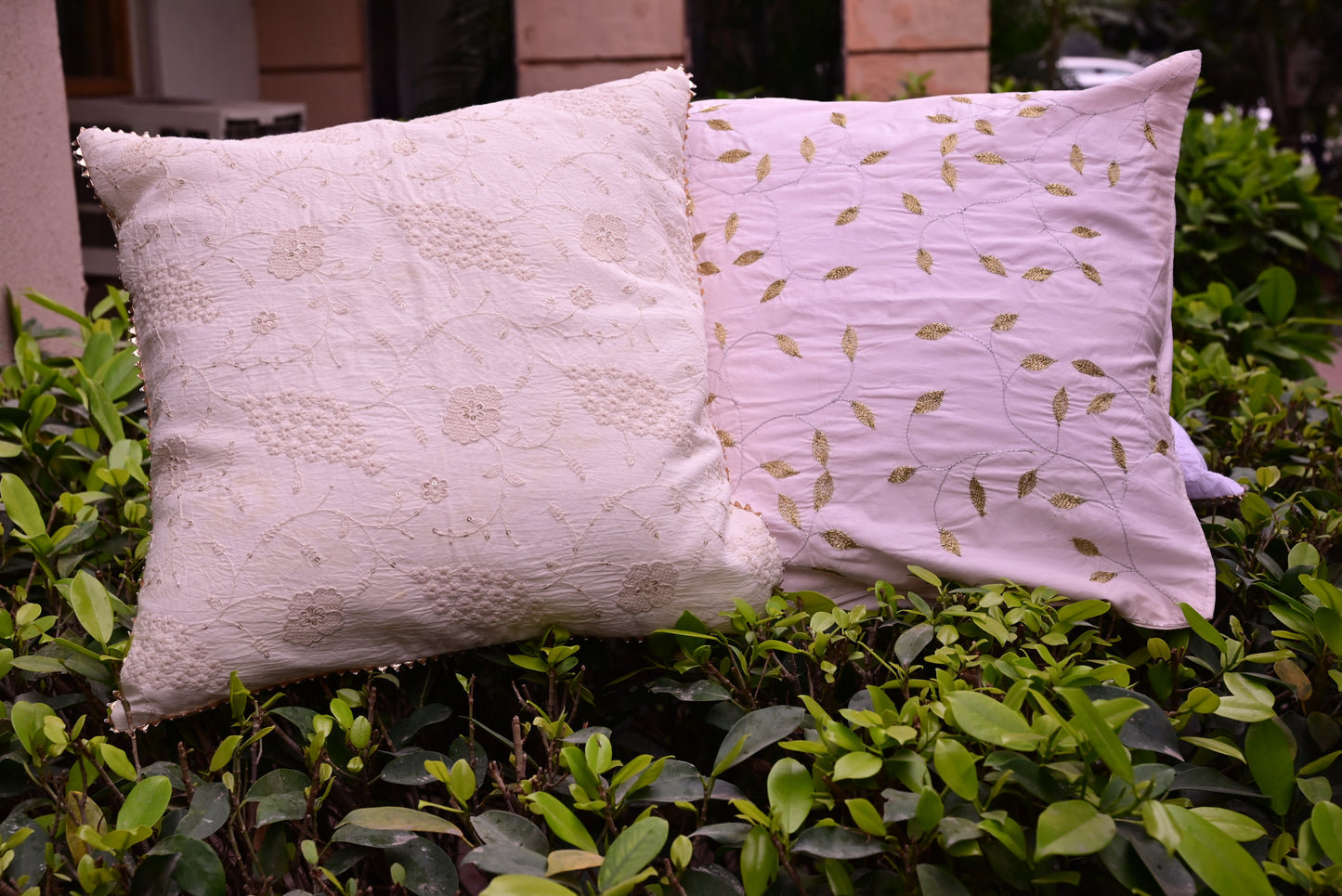 Chikankari Cushion maroon cover